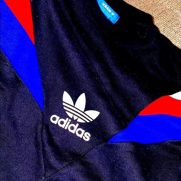 LOOSE FITRARE ADIDAS ‘NEVA CREW’ SWEATSHIRTUNISEX